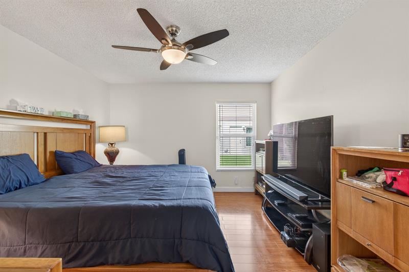 Image 36 of 67 For 19000 Stewart Cir  4