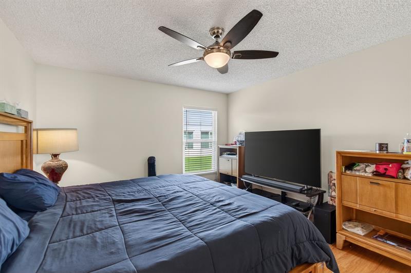 Image 37 of 67 For 19000 Stewart Cir  4