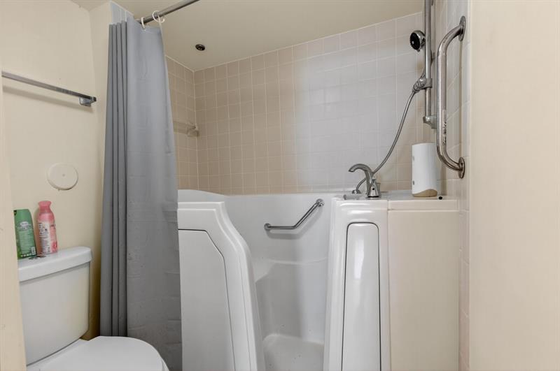 Image 41 of 67 For 19000 Stewart Cir  4