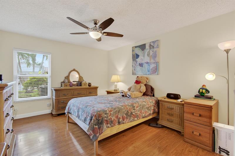 Image 44 of 67 For 19000 Stewart Cir  4