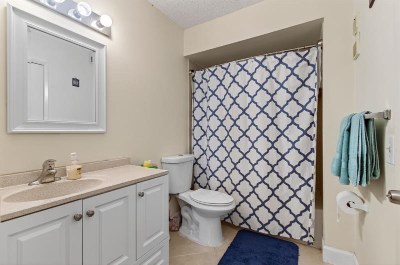 Image 49 of 67 For 19000 Stewart Cir  4