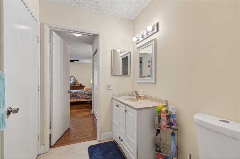 Image 51 of 67 For 19000 Stewart Cir  4