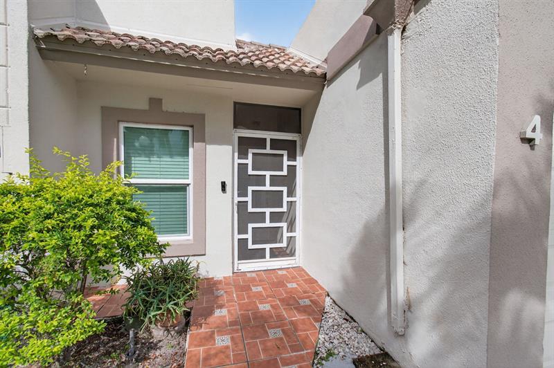 Image 9 of 67 For 19000 Stewart Cir  4
