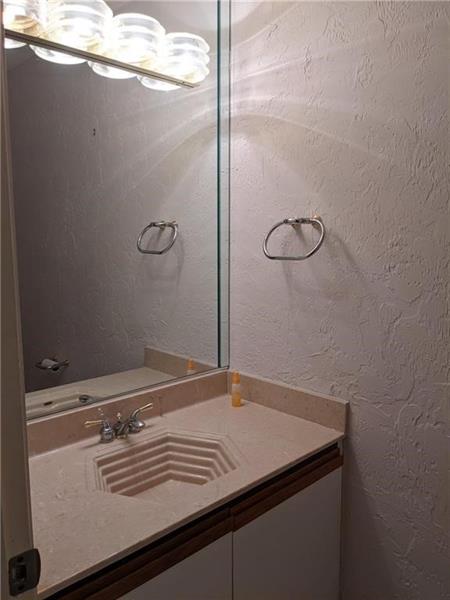 Image 7 of 19 For 512 195th St