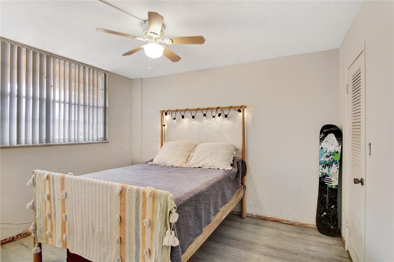 Image 14 of 37 For 4500 Federal Hwy  158g