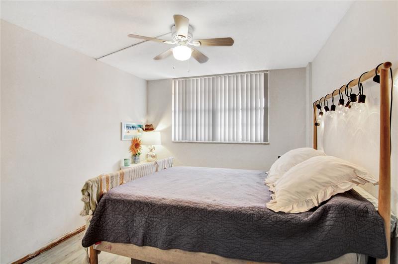 Image 15 of 37 For 4500 Federal Hwy  158g