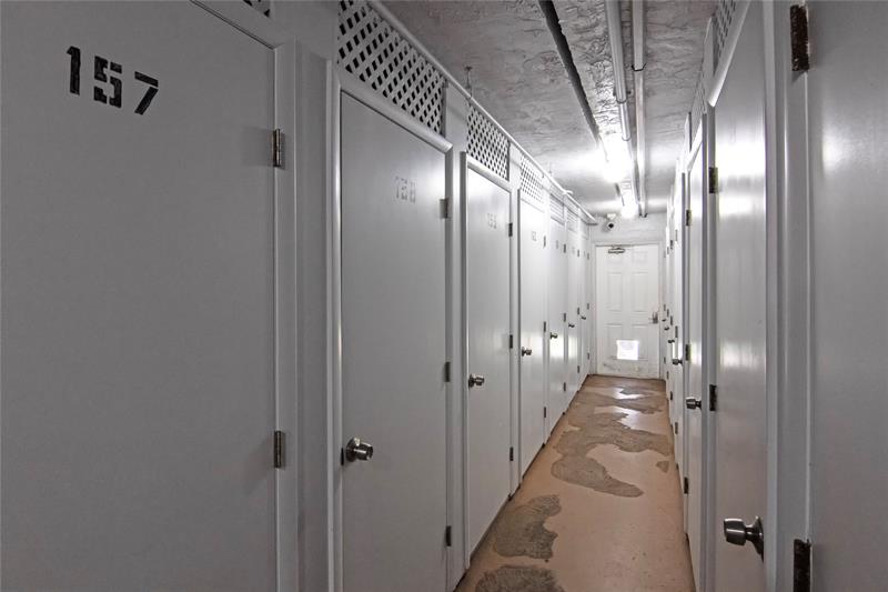 Image 21 of 37 For 4500 Federal Hwy  158g