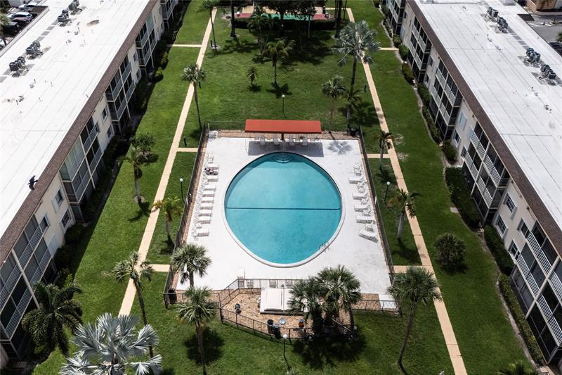 Image 22 of 37 For 4500 Federal Hwy  158g