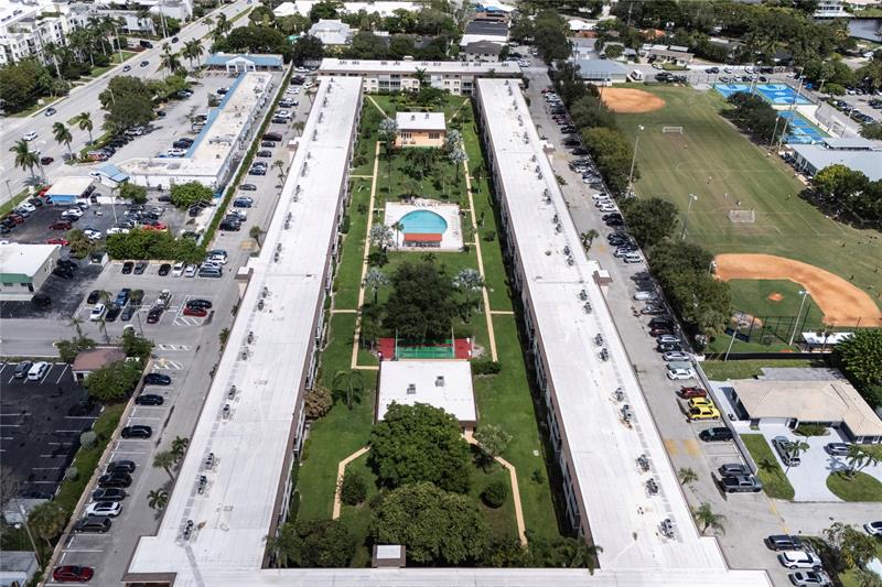 Image 23 of 37 For 4500 Federal Hwy  158g