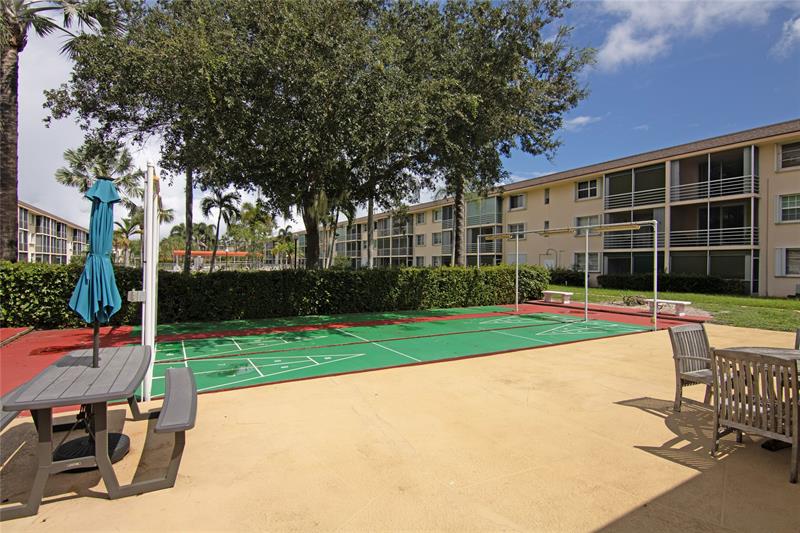 Image 36 of 37 For 4500 Federal Hwy  158g