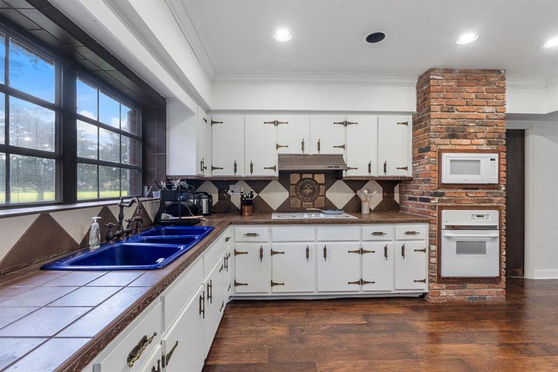 Image 37 of 45 For 5401 Thoroughbred Ln