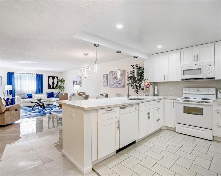 Image 11 of 25 For 4751 21st St  300