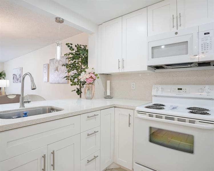 Image 12 of 25 For 4751 21st St  300
