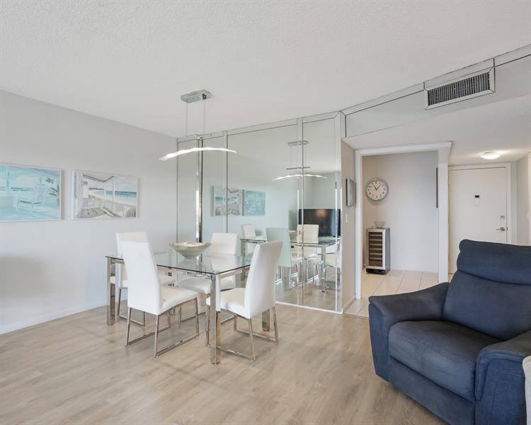 Image 3 of 21 For 4751 21st St  604