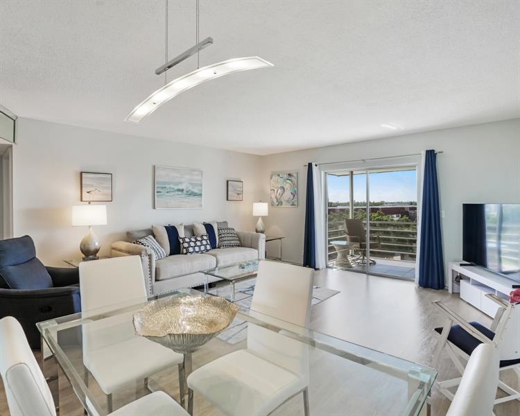 Image 4 of 21 For 4751 21st St  604