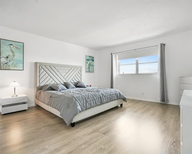 Image 5 of 21 For 4751 21st St  604
