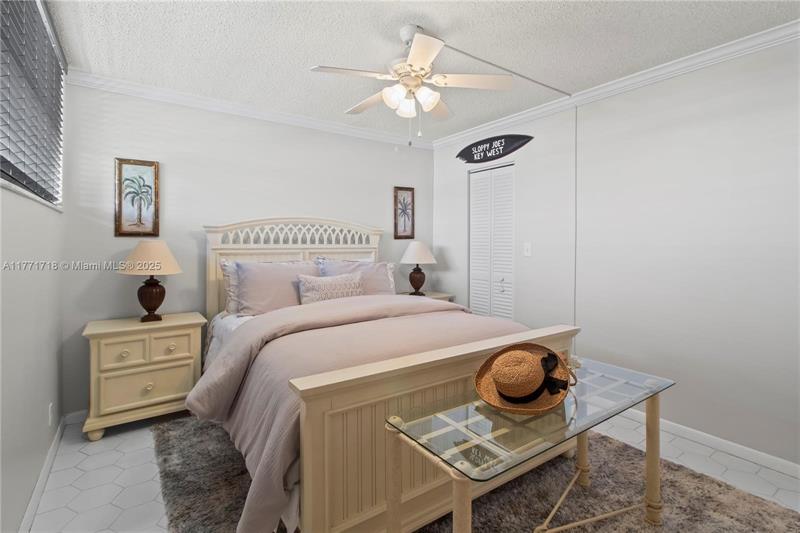 Image 17 of 26 For 4800 Bayview Dr  402