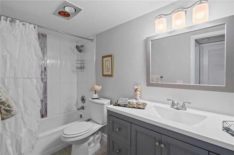 Image 18 of 26 For 4800 Bayview Dr  402