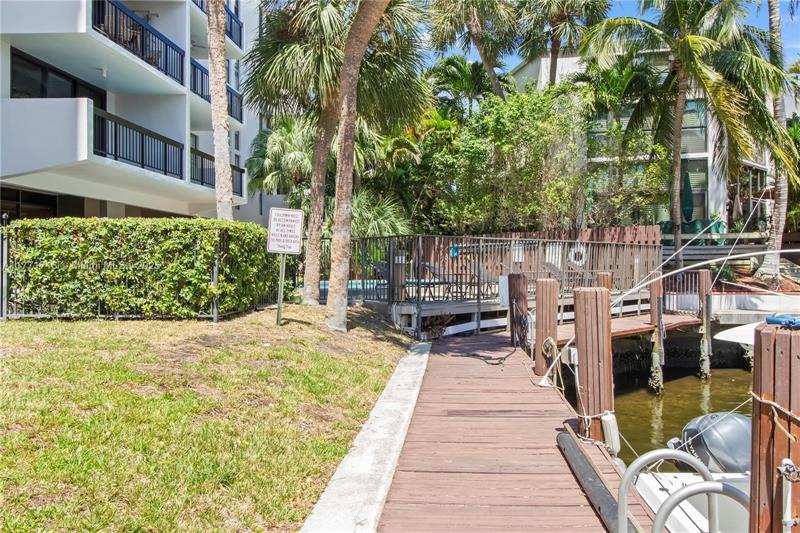 Image 24 of 26 For 4800 Bayview Dr  402