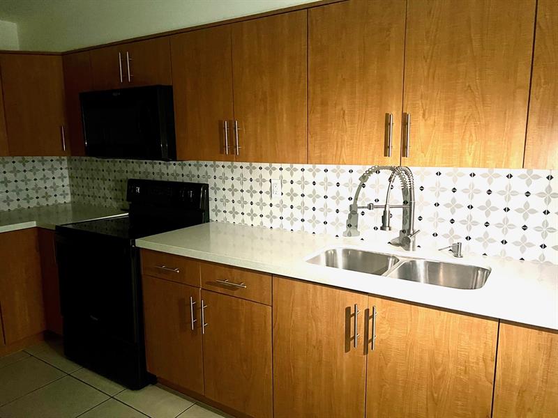 Image 19 of 21 For 7000 186th St  4-325