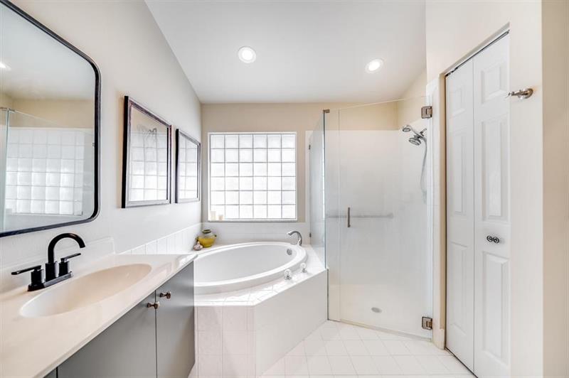Image 10 of 19 For 7638 Charing Cross Ln