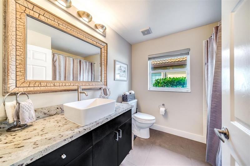 Image 11 of 19 For 7638 Charing Cross Ln