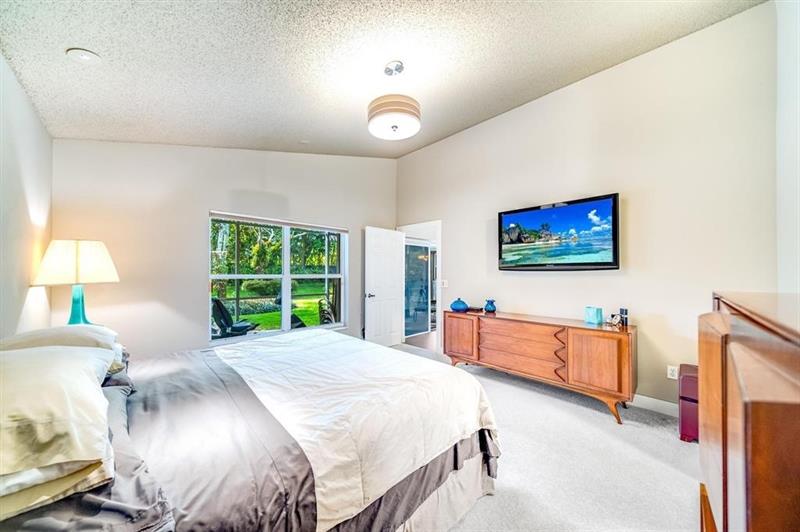 Image 8 of 19 For 7638 Charing Cross Ln