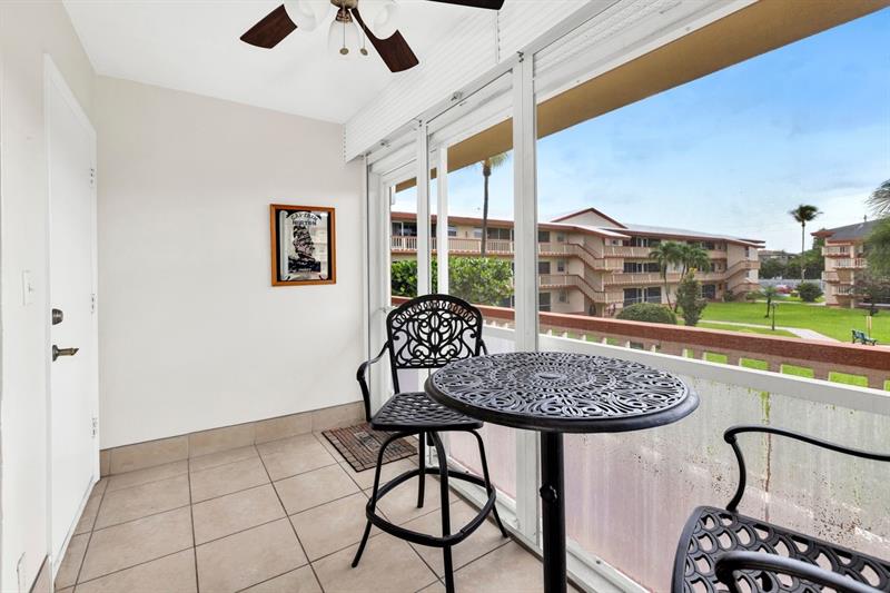 Image 18 of 31 For 5300 Washington St  D206