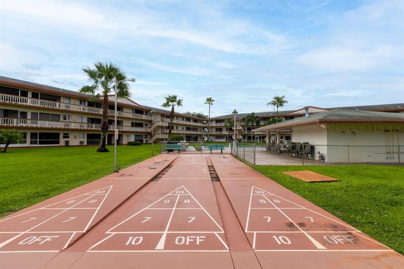 Image 24 of 31 For 5300 Washington St  D206