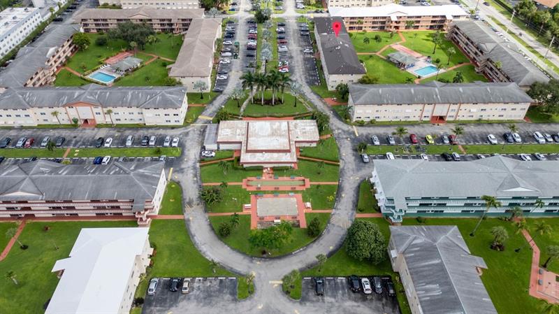 Image 28 of 31 For 5300 Washington St  D206