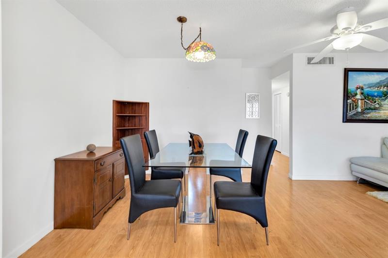 Image 5 of 31 For 5300 Washington St  D206