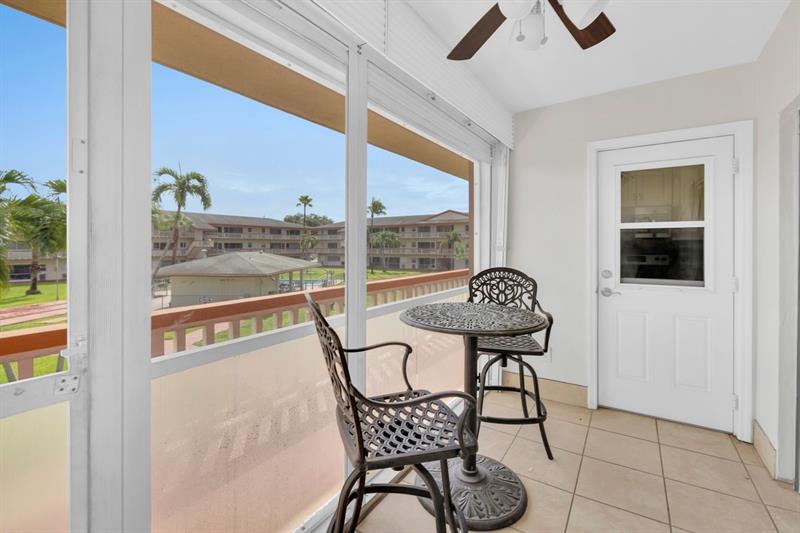 Image 8 of 31 For 5300 Washington St  D206