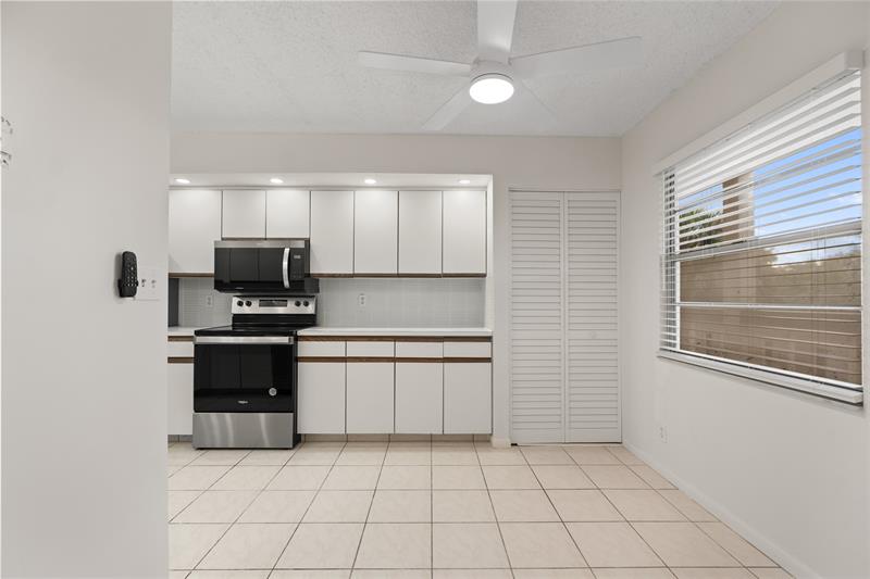 Image 10 of 29 For 1801 Eleuthera Pt  J3