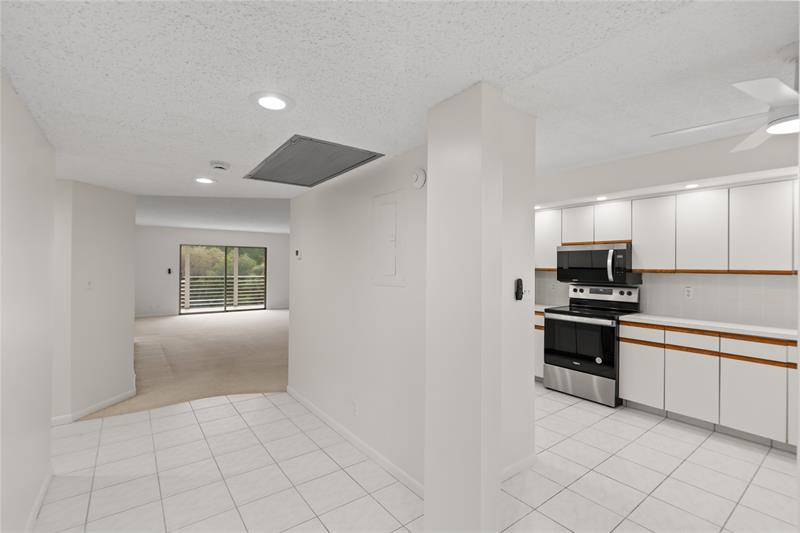 Image 3 of 29 For 1801 Eleuthera Pt  J3