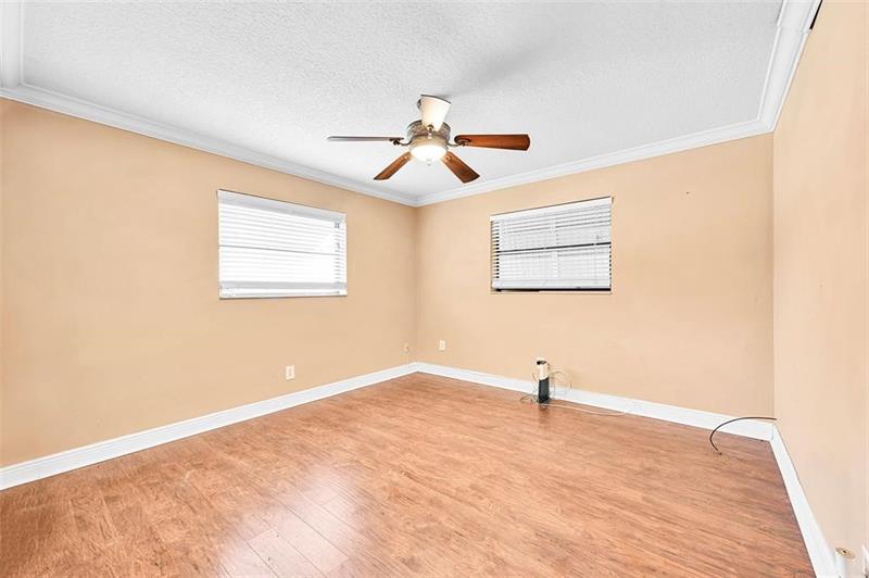 Image 17 of 29 For 1390 39th St