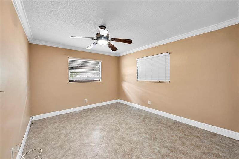Image 18 of 29 For 1390 39th St