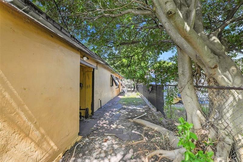 Image 26 of 29 For 1390 39th St