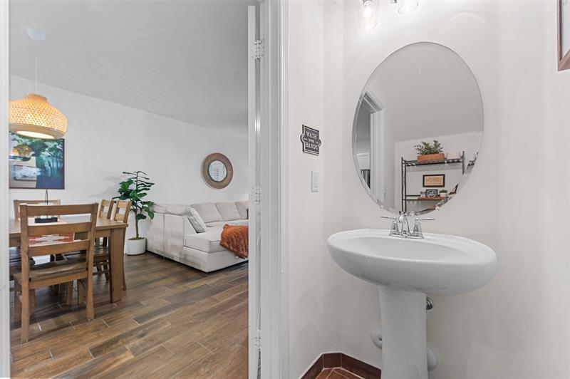 Image 12 of 36 For 4222 Dixie Hwy  82