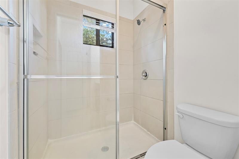 Image 23 of 36 For 4222 Dixie Hwy  82