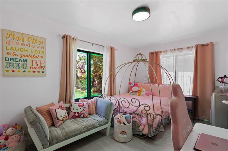 Image 22 of 28 For 336 20th St  