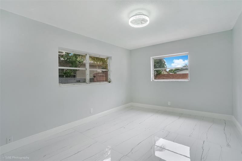 Image 16 of 25 For 4971 7th Ct  