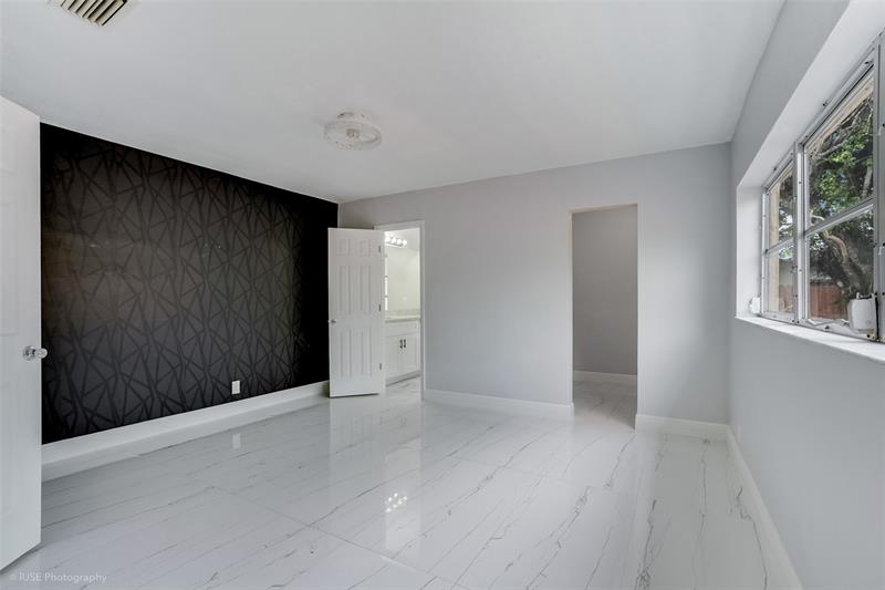 Image 19 of 25 For 4971 7th Ct  