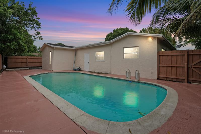 Image 3 of 25 For 4971 7th Ct  