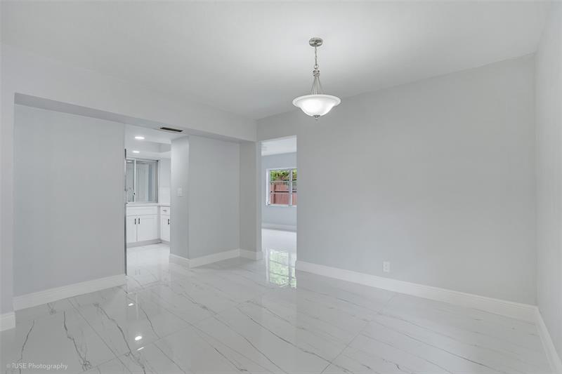 Image 8 of 25 For 4971 7th Ct  