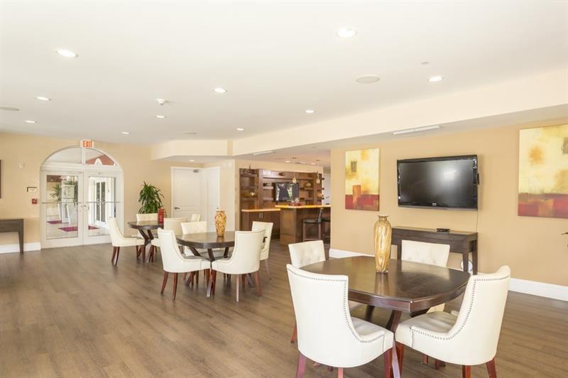 Image 15 of 16 For 9357 77 Ave  65-1002