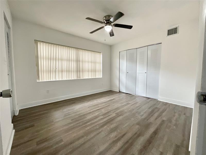 Image 5 of 17 For 9357 77 Ave  85-3033