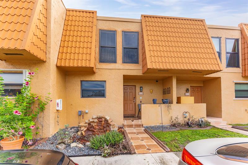 Details for 9119 Limetree Ln  169, Pembroke Pines, FL 33024