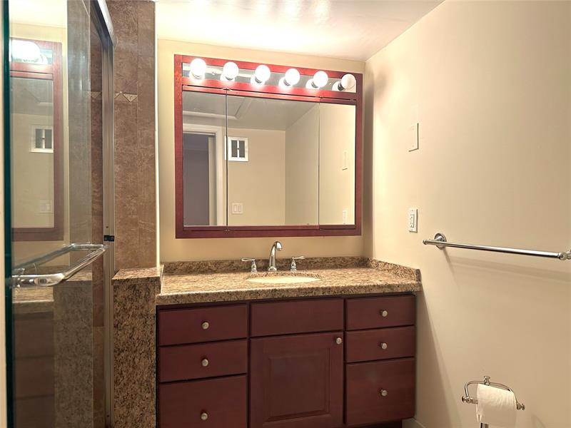 Image 11 of 25 For 659 Oakland Park Blvd  120c