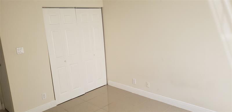 Image 8 of 17 For 11211 Atlantic Blvd  105