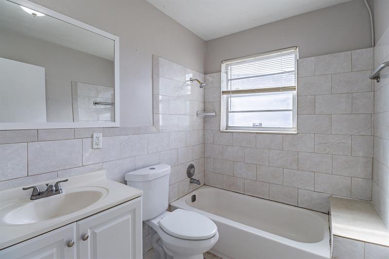 Image 13 of 26 For 404 5th Ave  